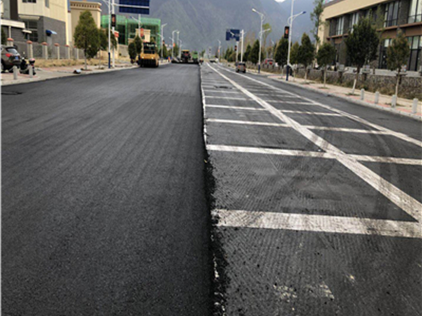 沥青道路施工